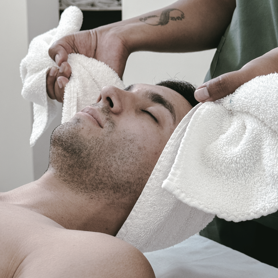 Masaje de cuello con toalla - spa termas pismanta 8